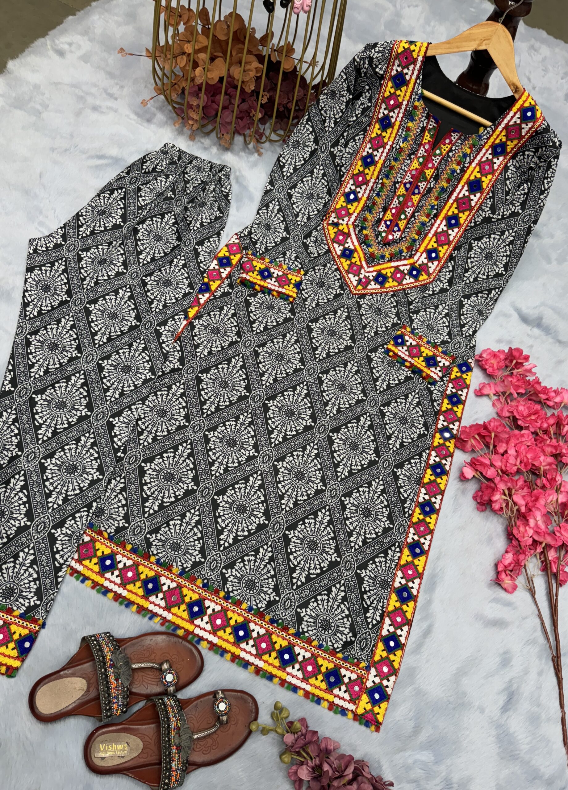 Festivals Look Top And Bottom Set - Image 3