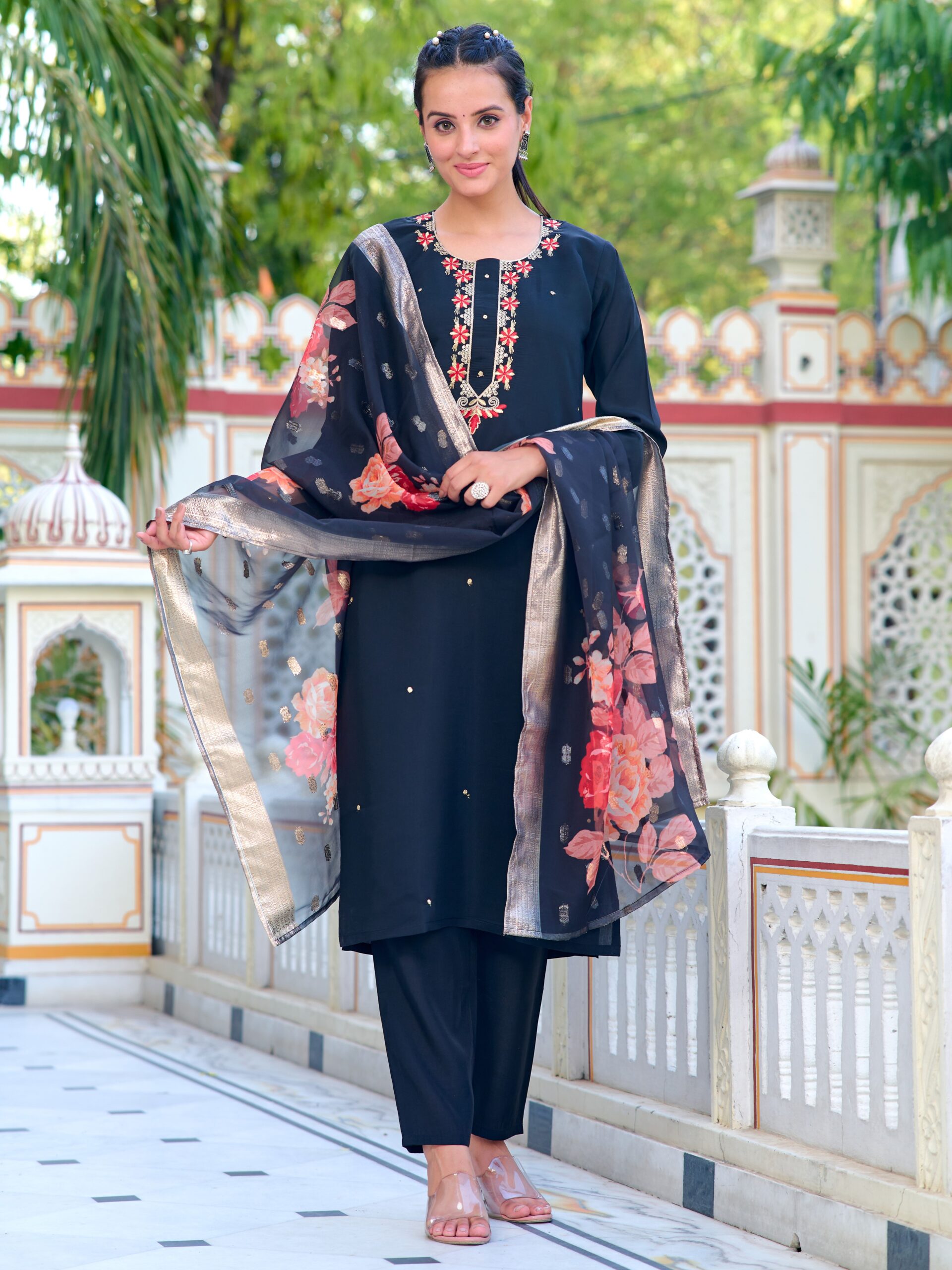 Embroidered Kurta With Pant And Dupata Set - Image 5