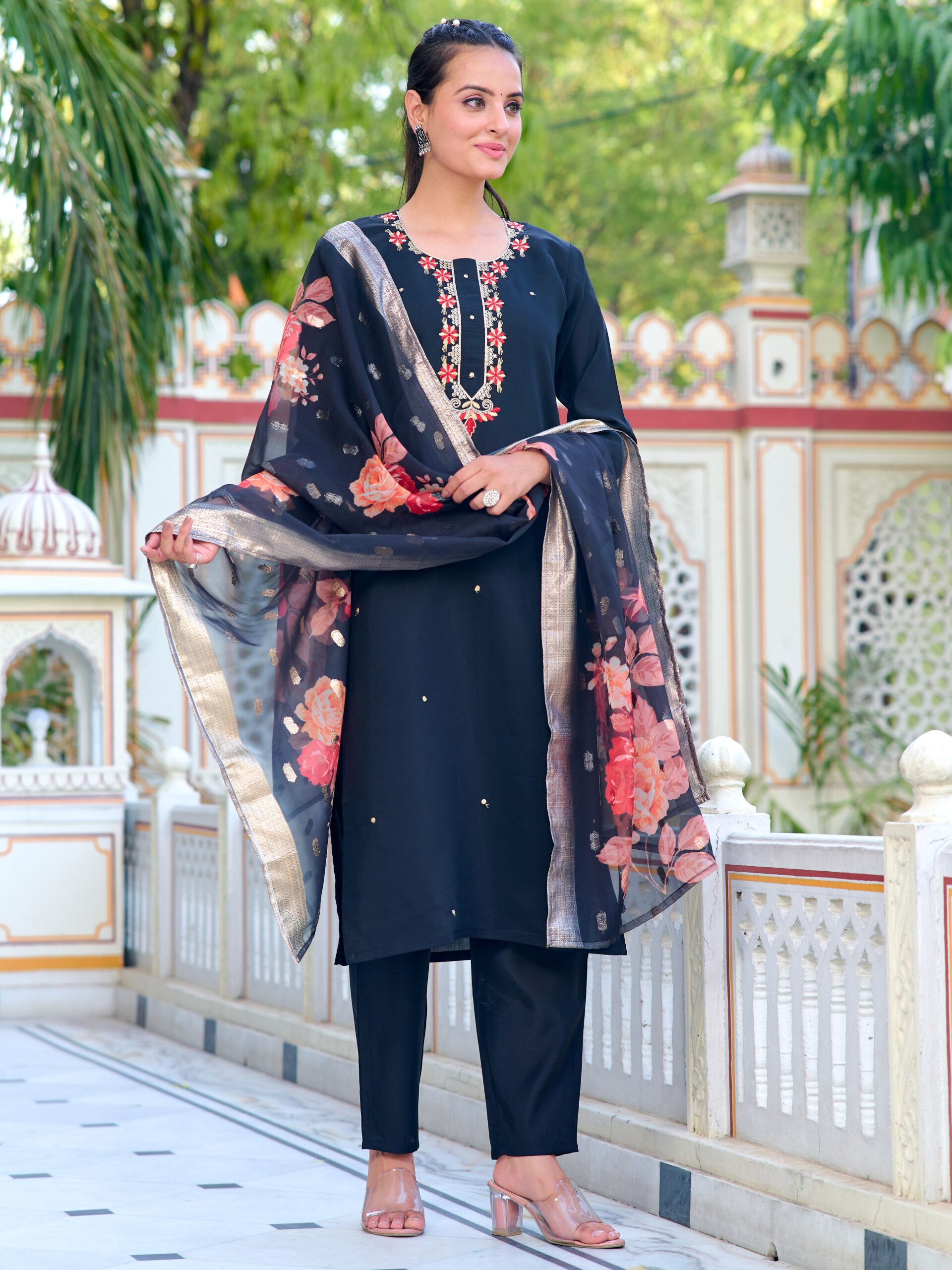 Embroidered Kurta With Pant And Dupata Set - Image 7