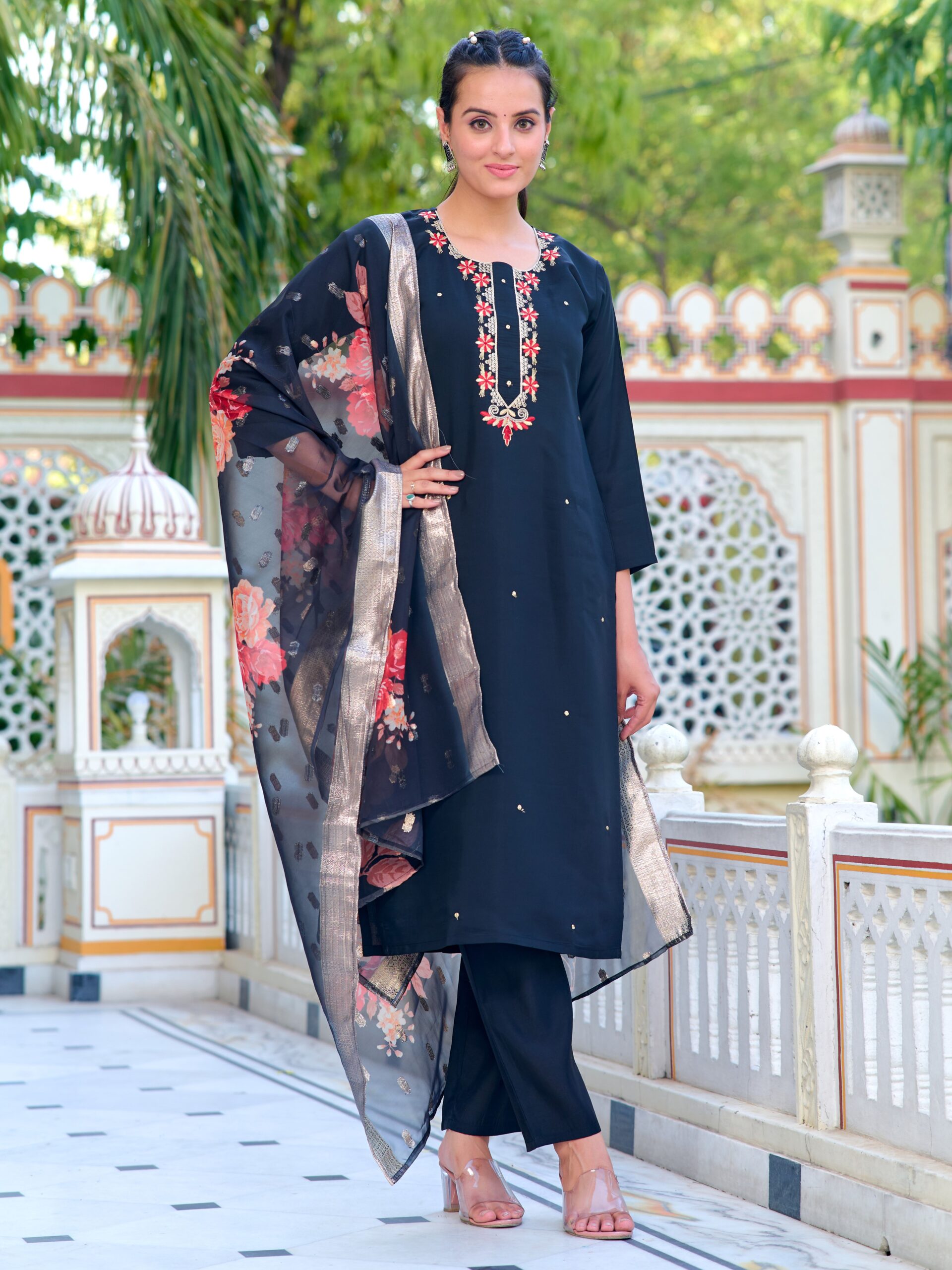 Embroidered Kurta With Pant And Dupata Set - Image 3