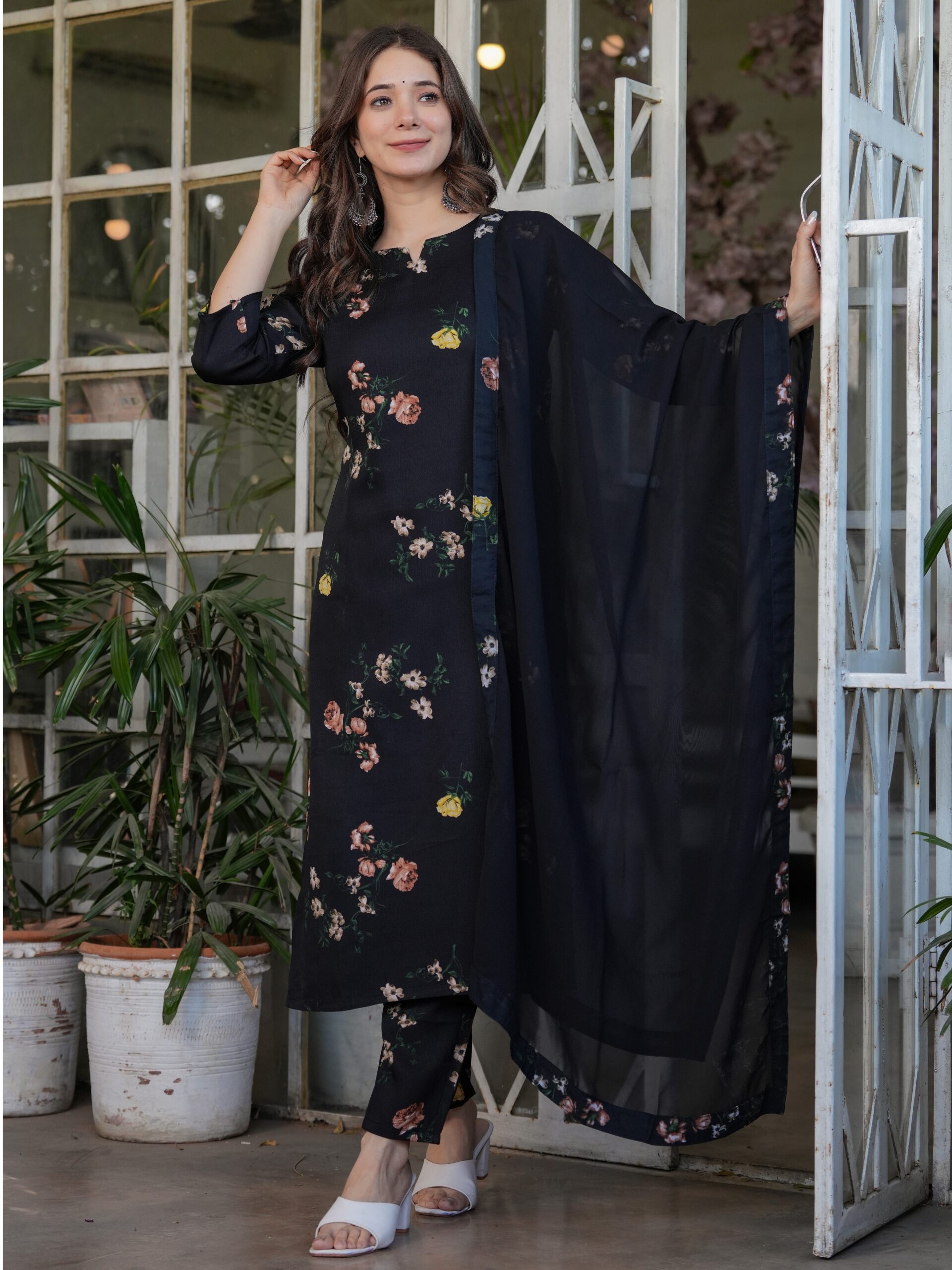 Silk Blend Printed Straight Kurta with Pant And Dupatta Set - Image 4