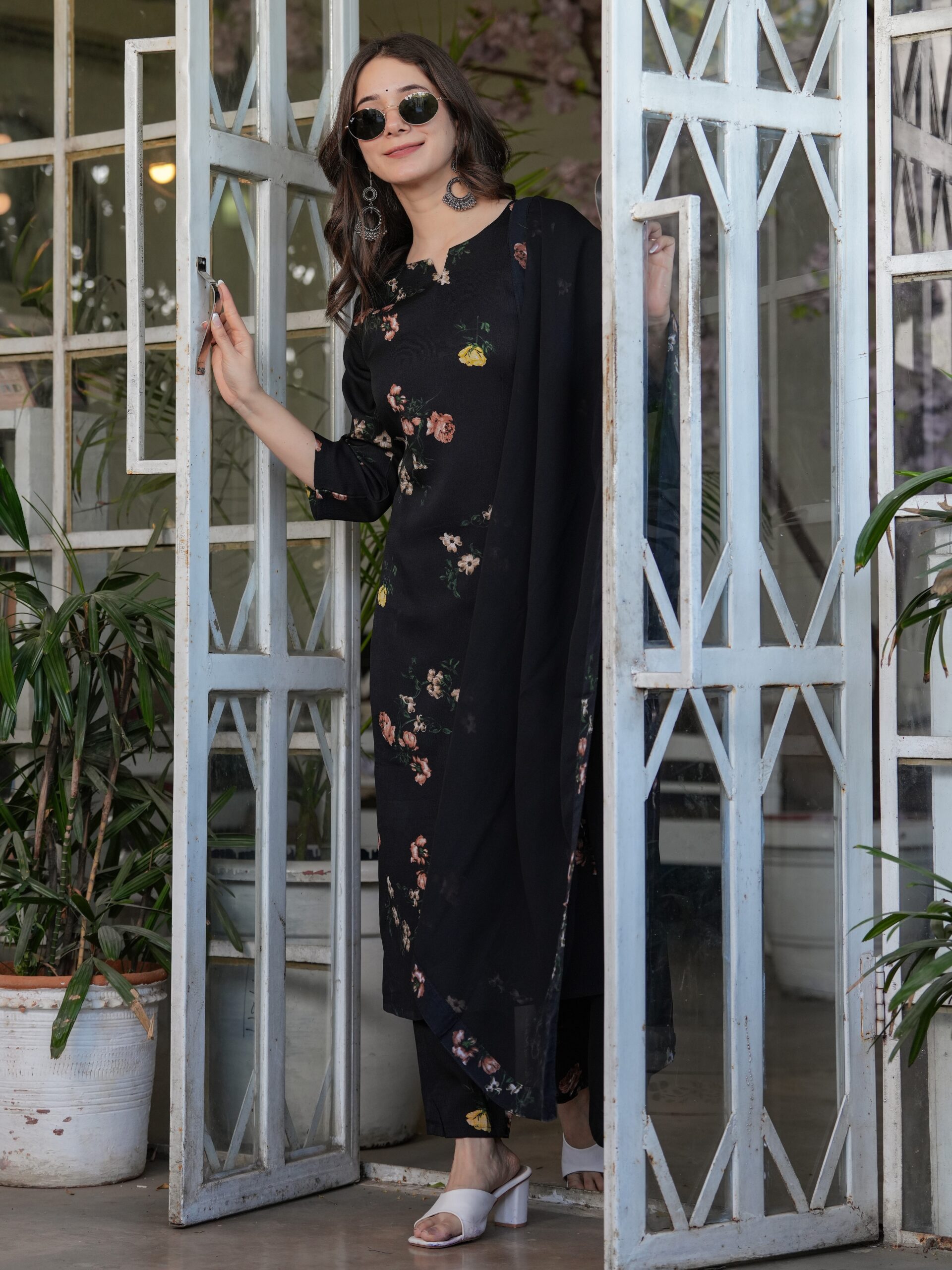 Silk Blend Printed Straight Kurta with Pant And Dupatta Set - Image 7