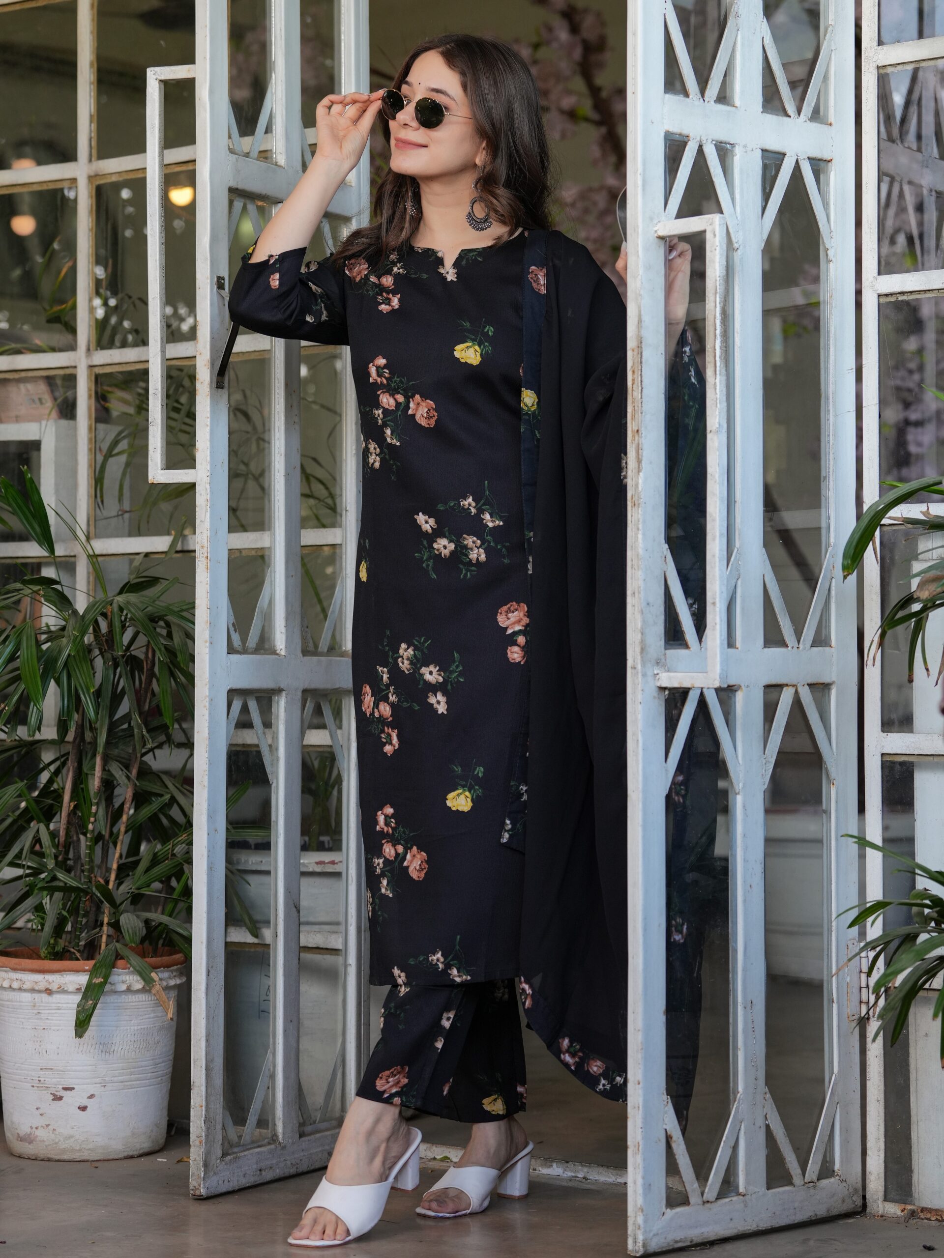 Silk Blend Printed Straight Kurta with Pant And Dupatta Set - Image 8