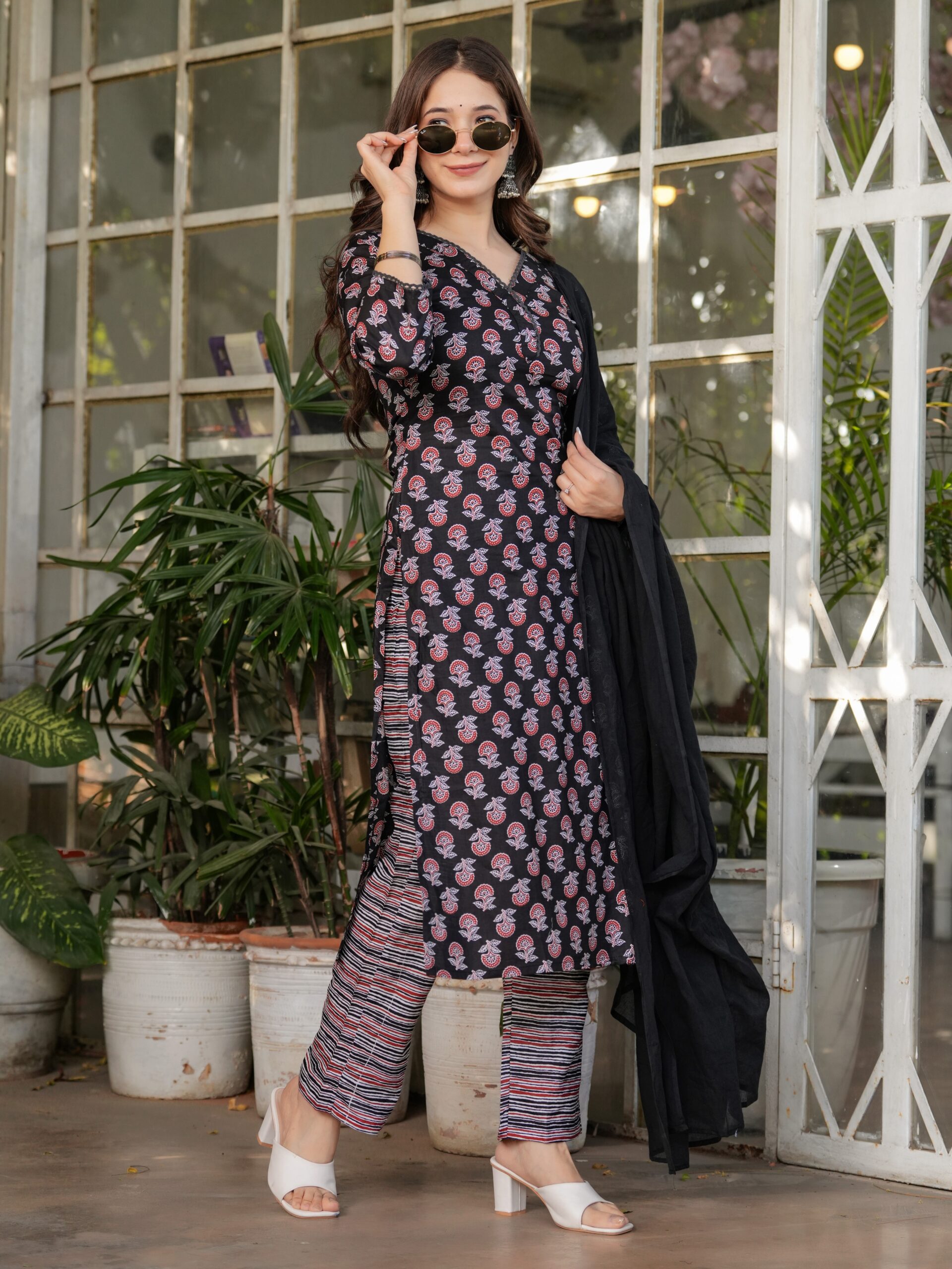 Black Kurta with Pant And Dupatta - Image 4