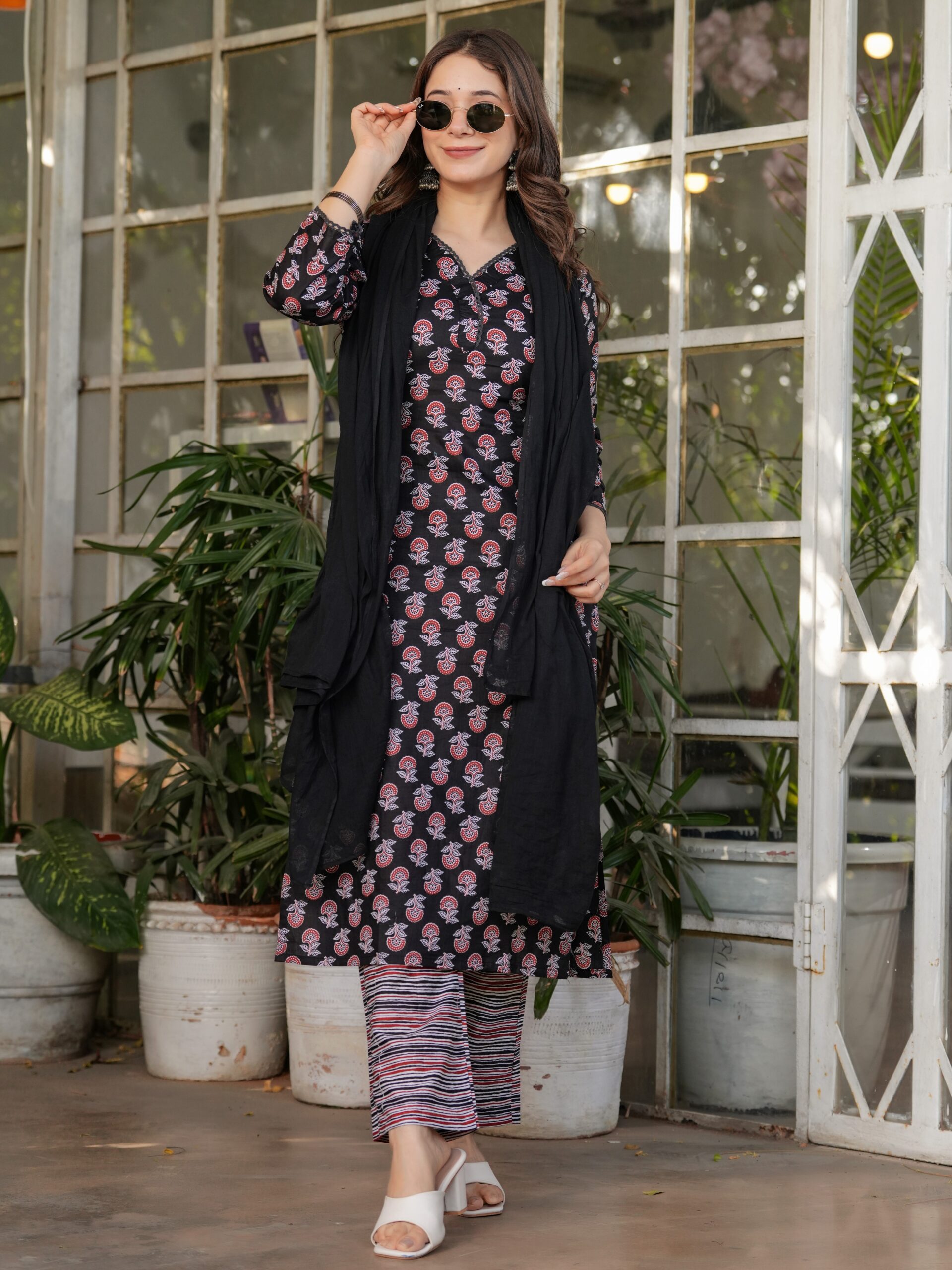 Black Kurta with Pant And Dupatta - Image 3