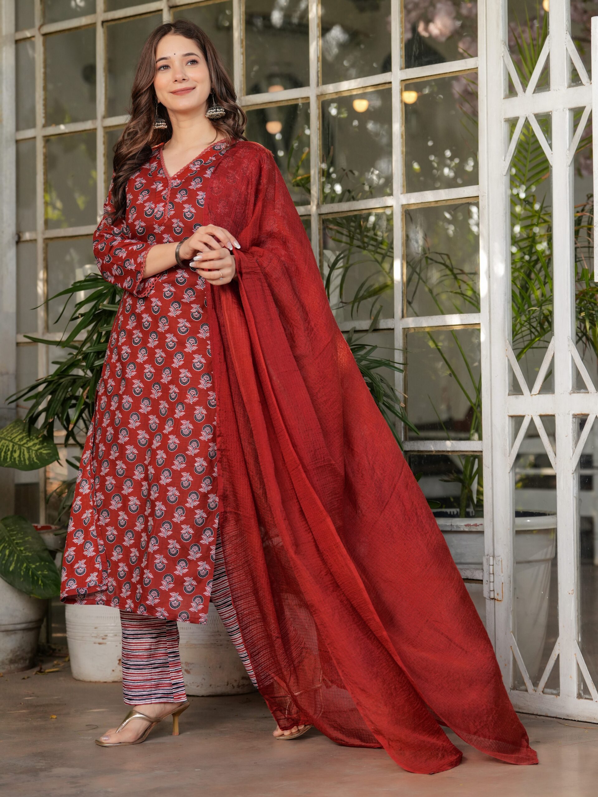 Maroon Kurta with Pant And Dupatta - Image 8