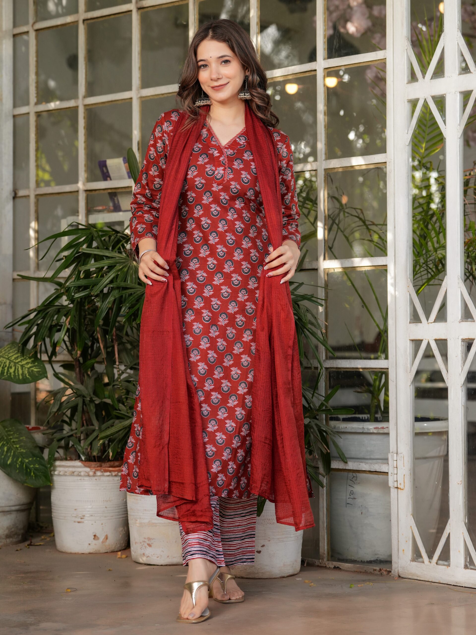 Maroon Kurta with Pant And Dupatta - Image 6