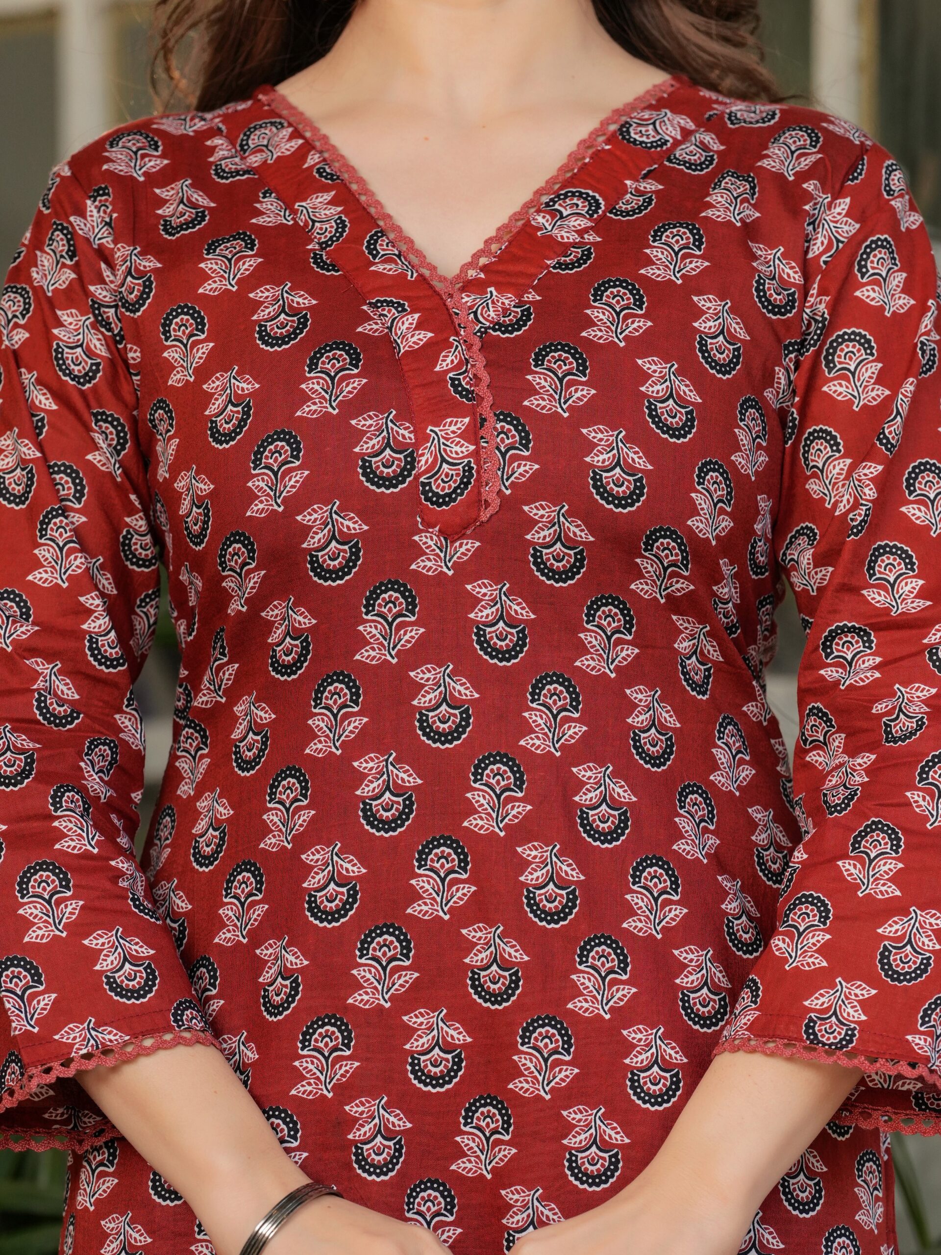 Maroon Kurta with Pant And Dupatta - Image 7