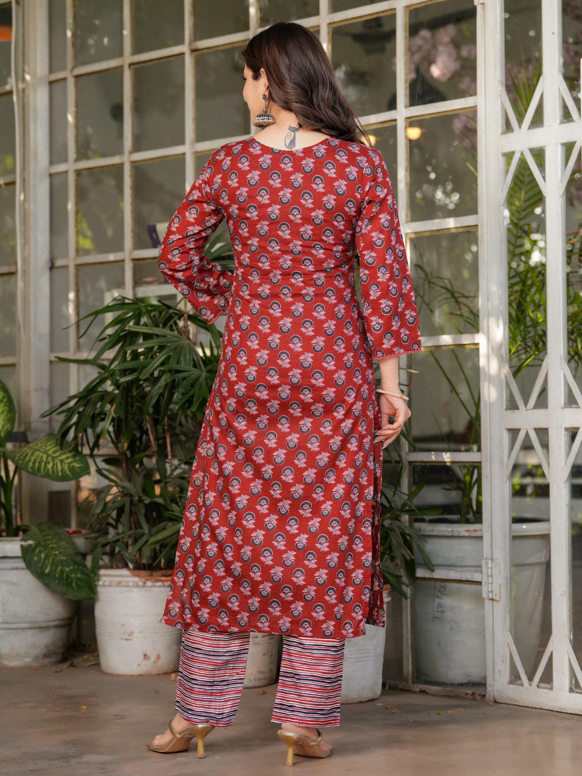 Maroon Kurta with Pant And Dupatta - Image 12