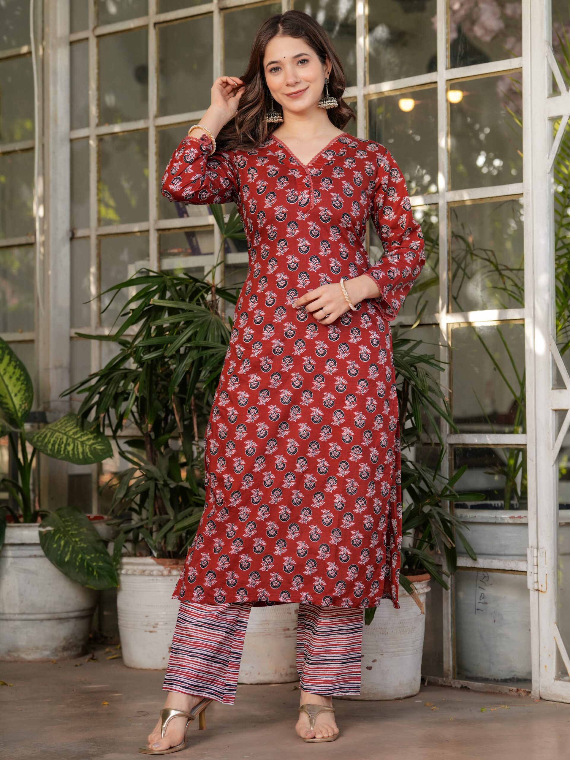 Maroon Kurta with Pant And Dupatta - Image 11