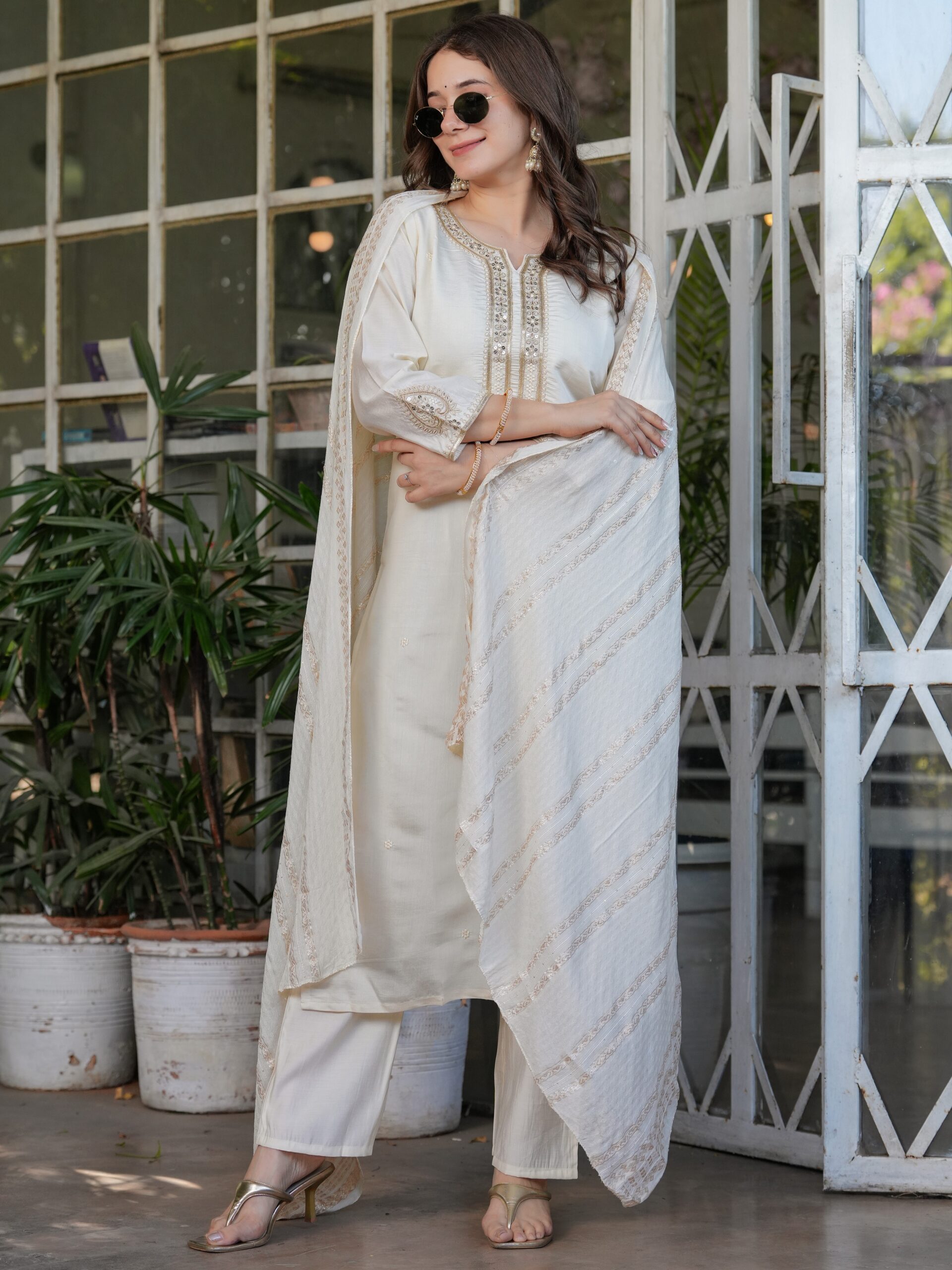 Kurta With Pant And Dupatta - Image 11