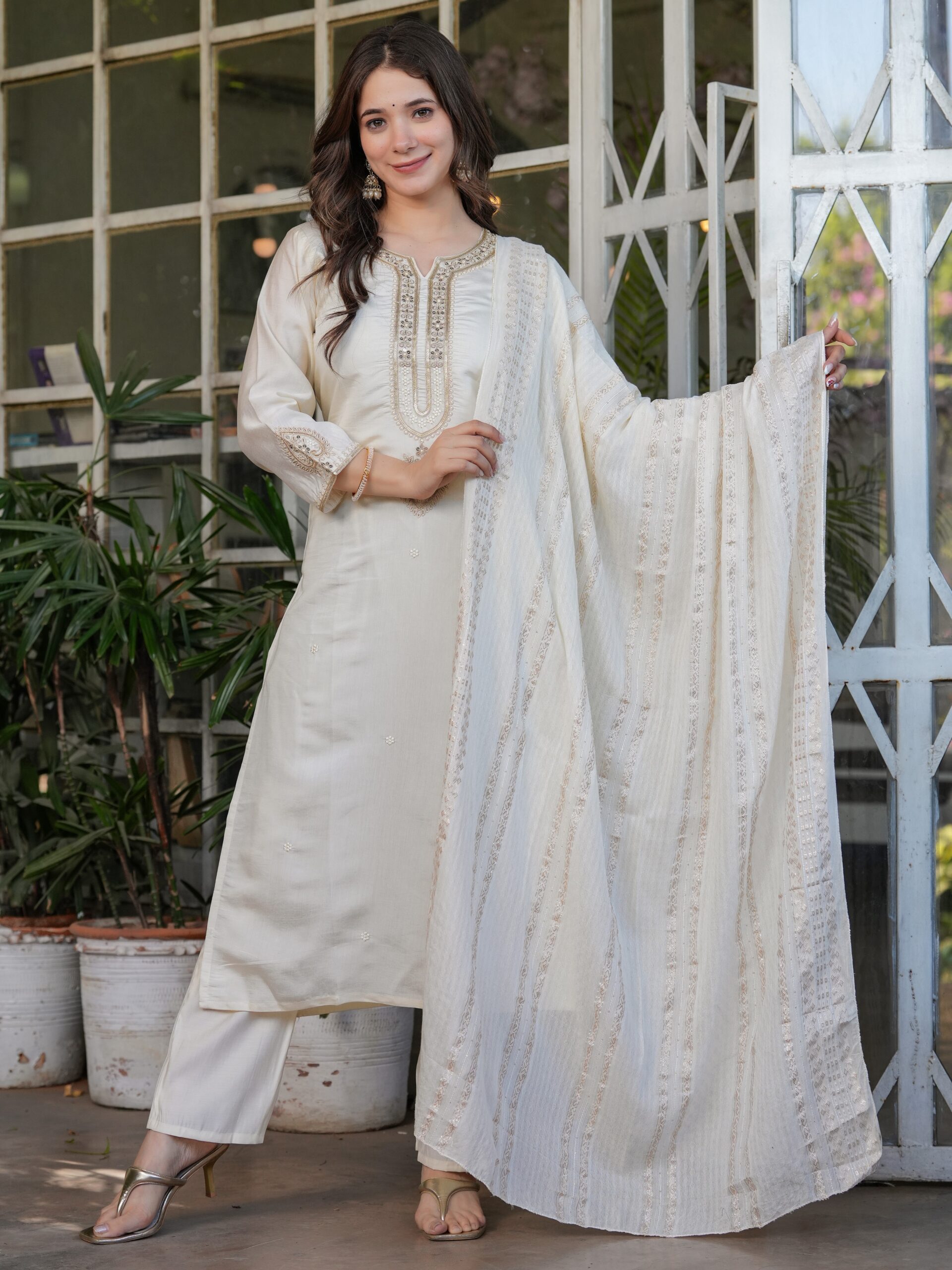 Kurta With Pant And Dupatta - Image 5