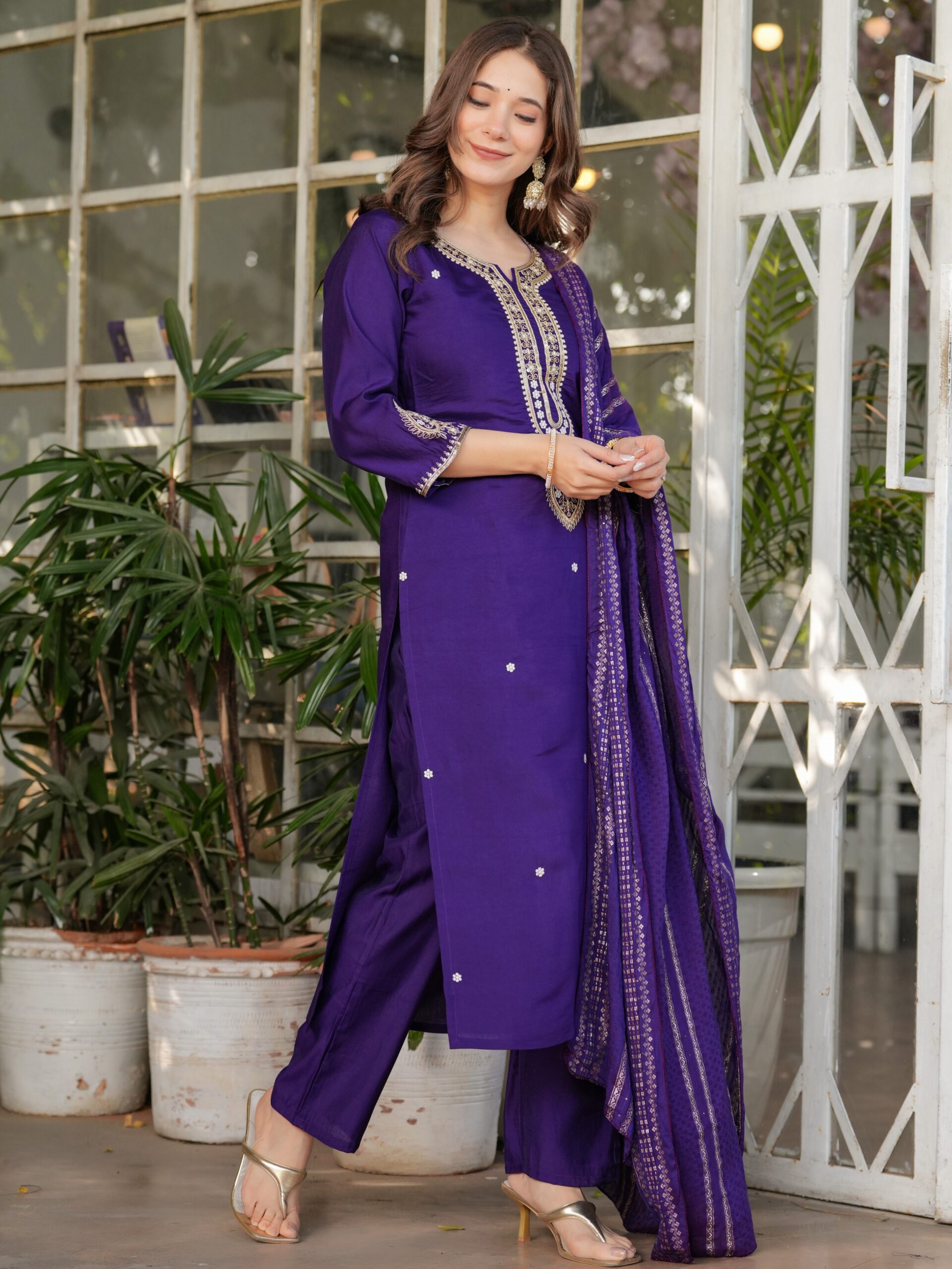 Kurta With Pant And Dupatta - Image 9