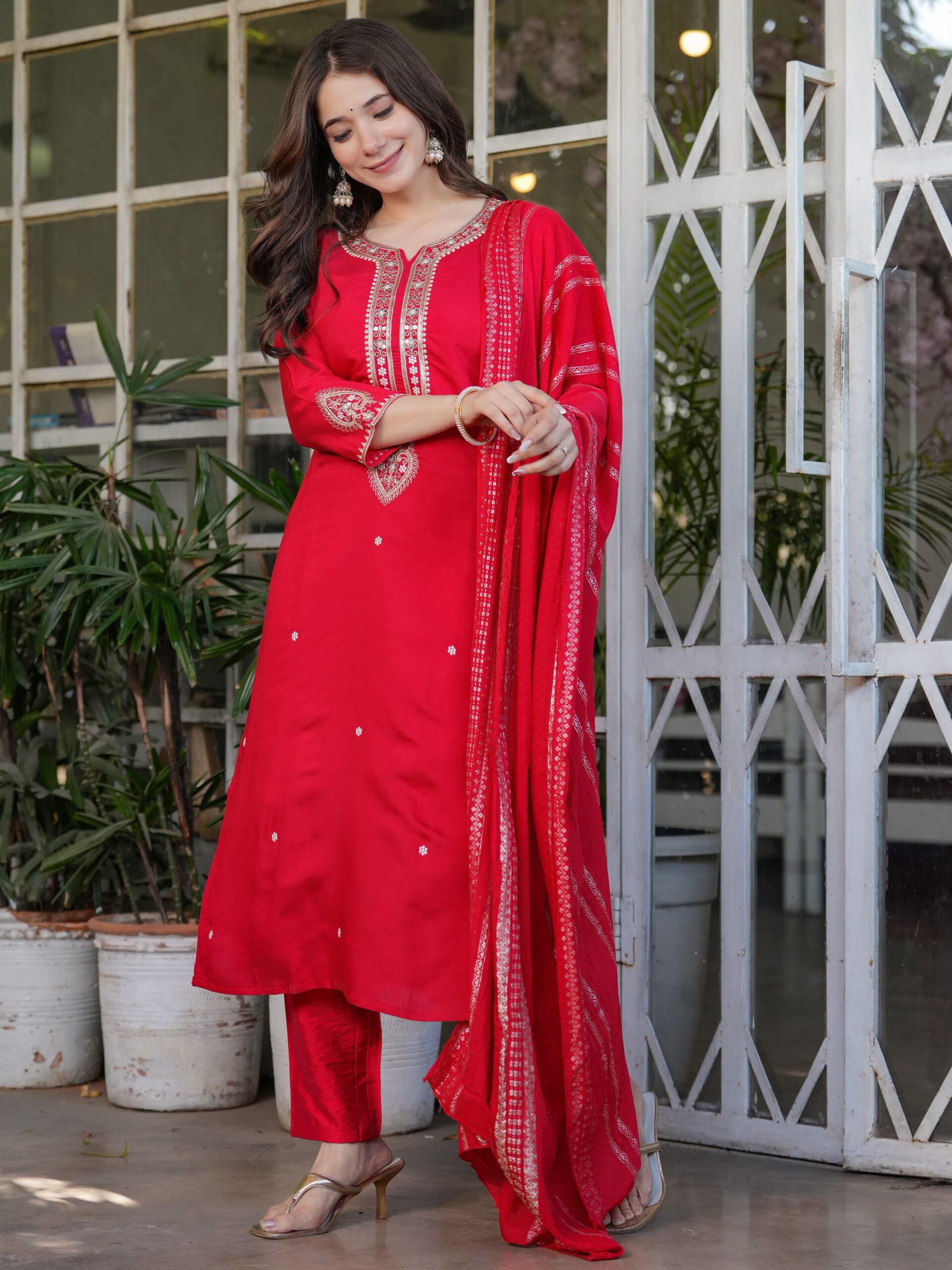 Kurta With Pant And Dupatta - Image 10