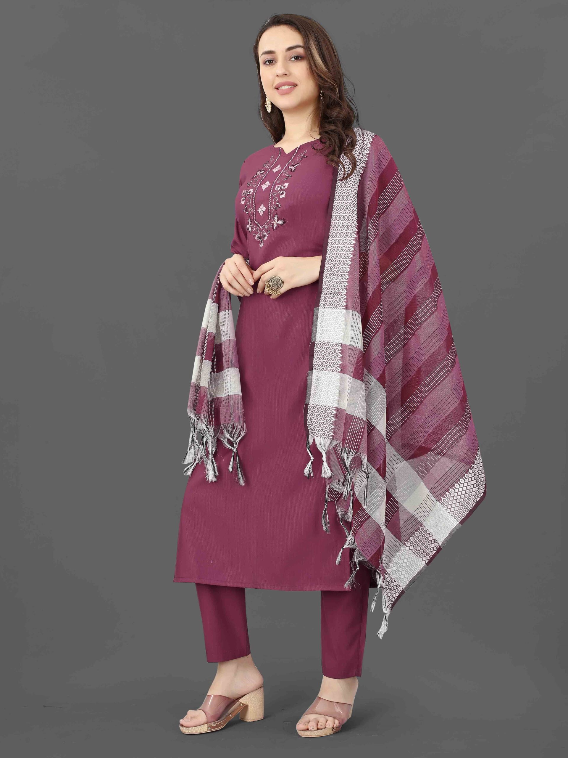 COTTOAN BLEND KURTI WITH PANT & DUPATTA - Image 3