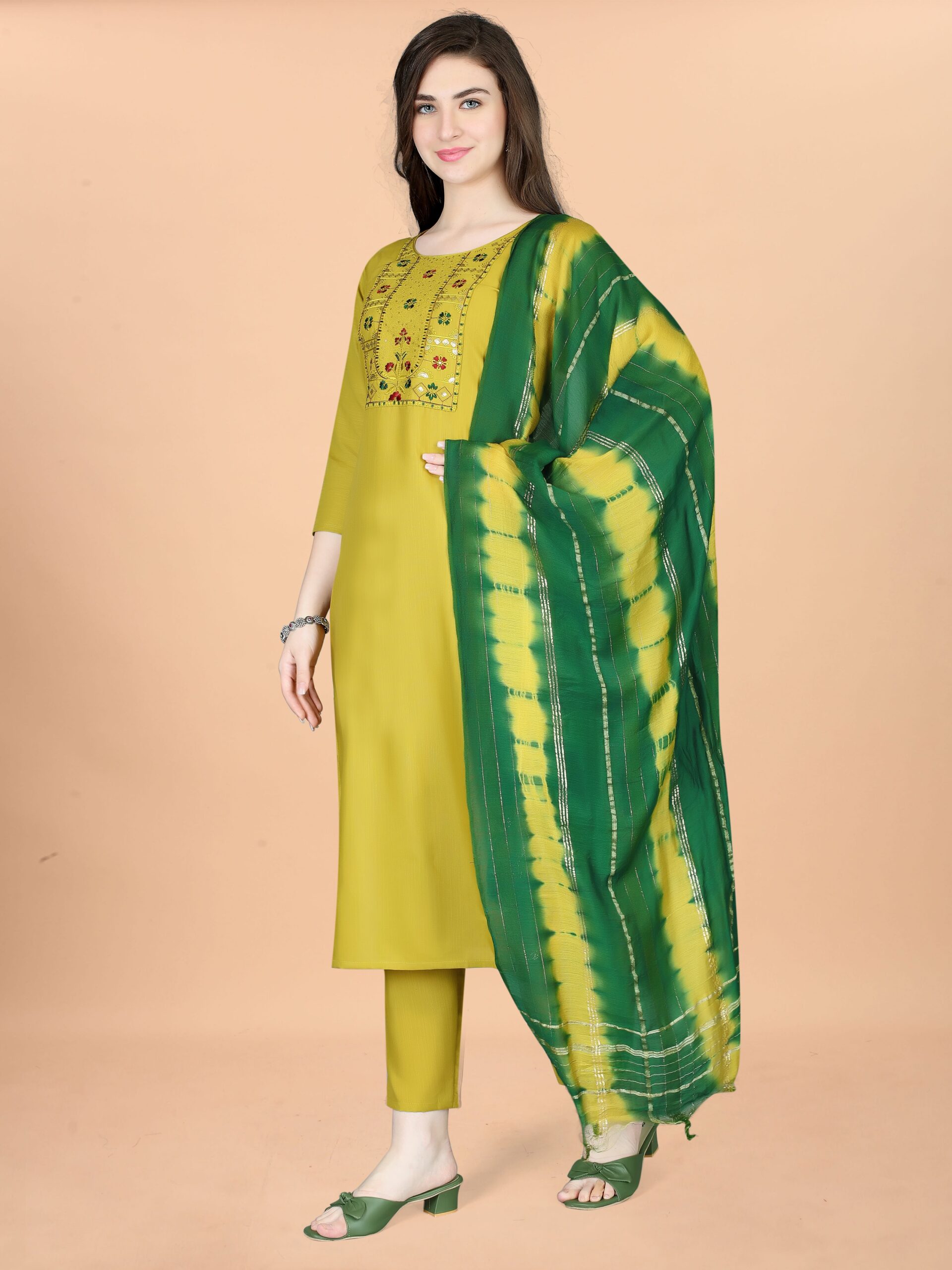 heavy embroidery Kurta With Pant And Dupata Set - Image 4