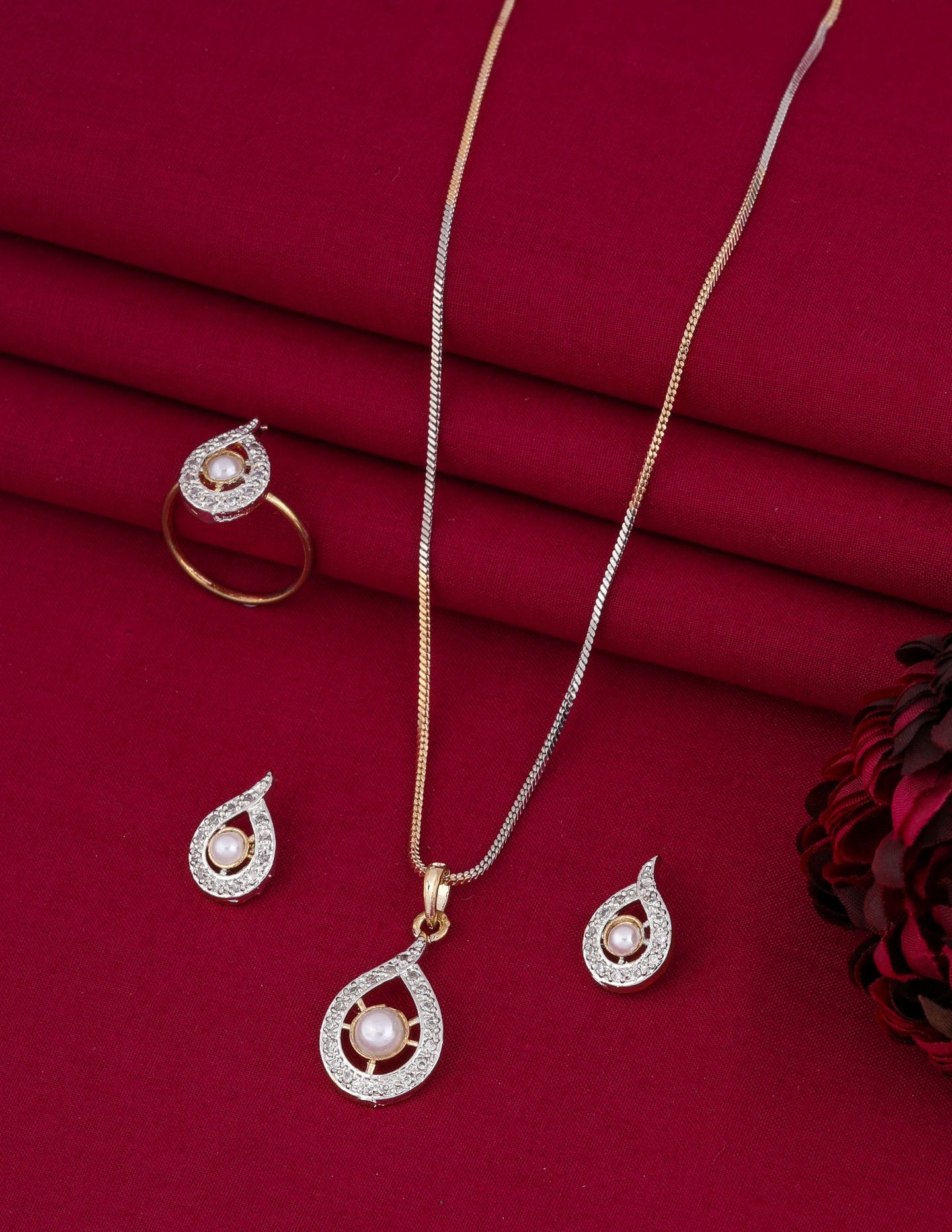 Trendy Pendant Set for Women