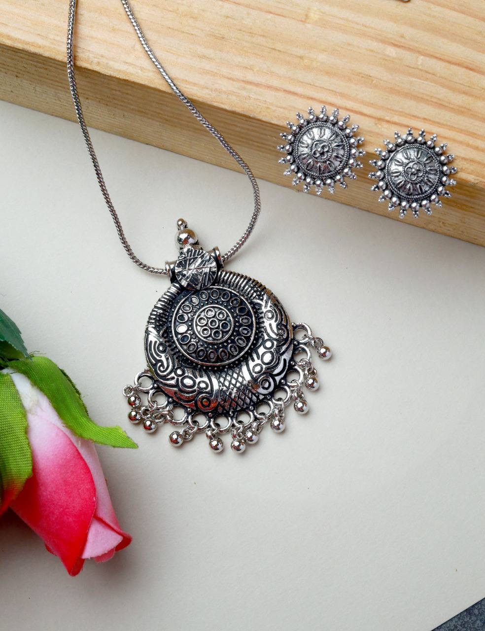 Trendy Pendant Set for Women
