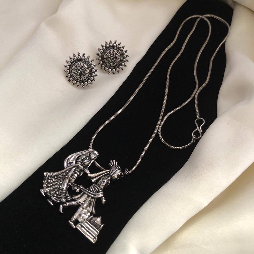 Trendy Pendant Set for Women