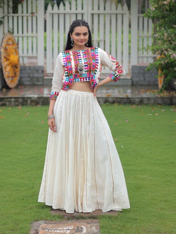 Kutchi Gamthi Embroidered Work Lehenga Choli - Image 8