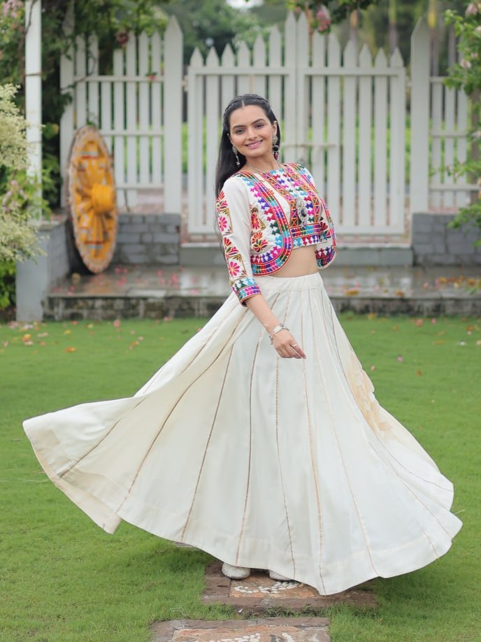 Kutchi Gamthi Embroidered Work Lehenga Choli - Image 5