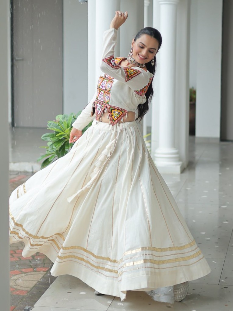 Kutchi Gamthi Embroidered Work Lehenga Choli - Image 4